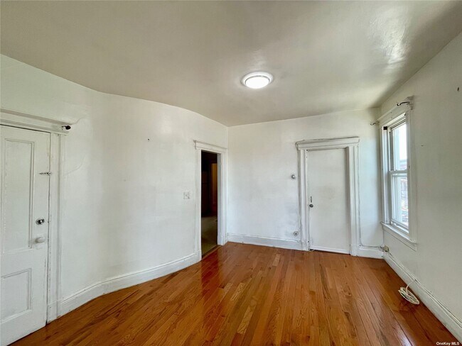 Building Photo - 110-19 14th Rd