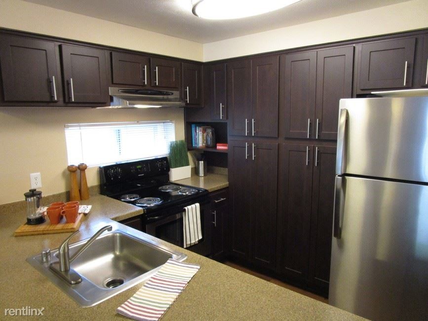 Foto principal - 10102 8th Ave S