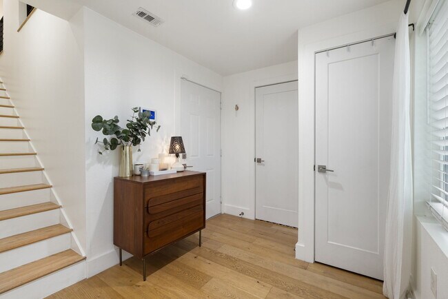 Foto del edificio - 2222 Moser Ave