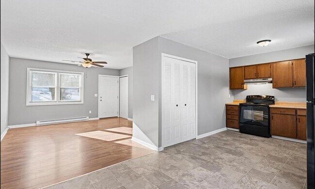 Foto del edificio - 1045 Greenway Dr