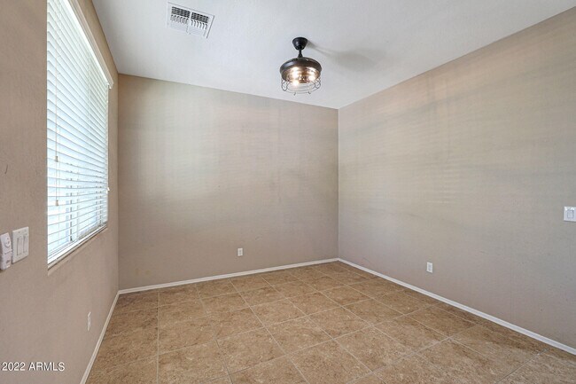 Building Photo - 14903 W Georgia Dr
