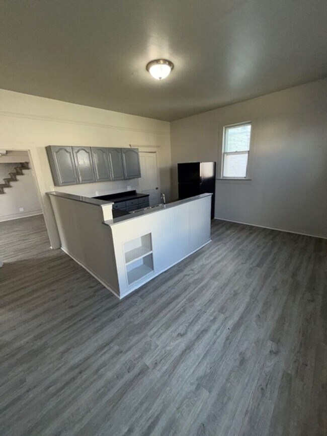 Foto del edificio - 1411 W Maryland St