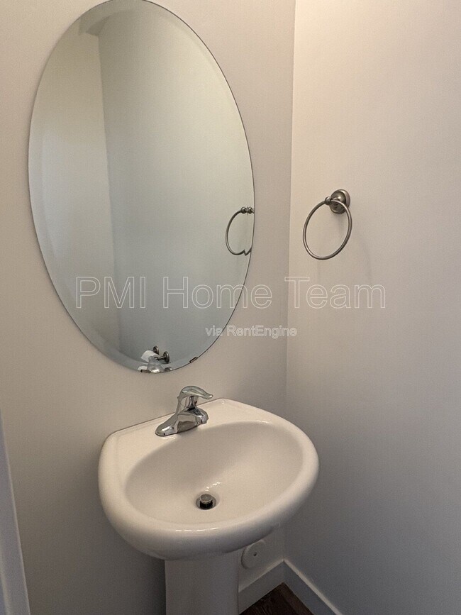 Foto del edificio - 1616 W Parkview Dr