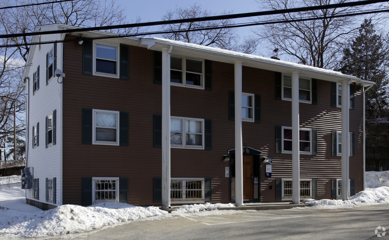 Primary Photo - 90-100 Washington Ave