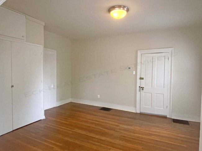 Building Photo - 739 Ohio St