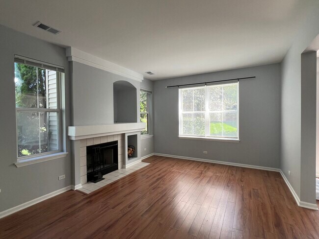 Foto del edificio - 234 Grand Ridge Rd