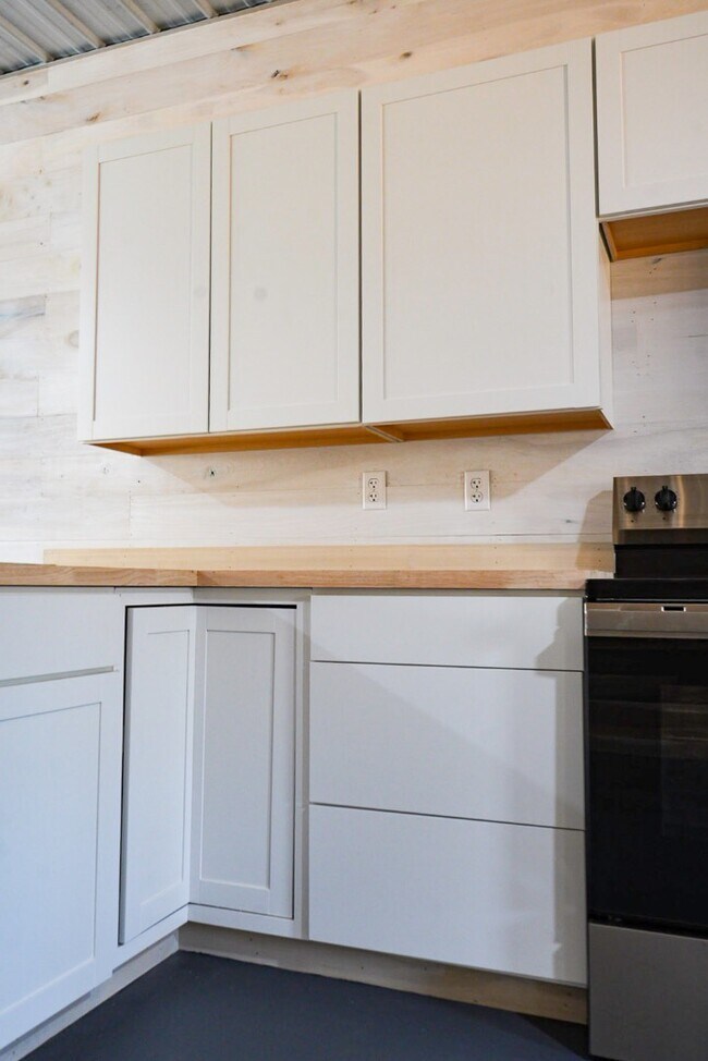 Foto del edificio - 102 Ted Gran Ln