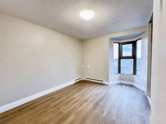 Building Photo - Harris Tower