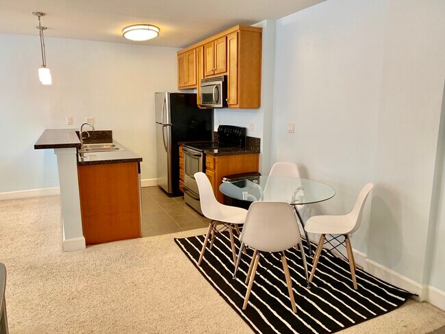 Building Photo - 10982 Roebling Ave