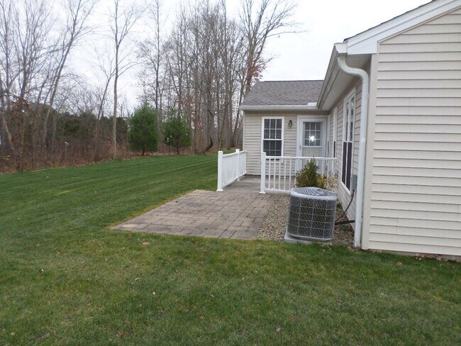 Two Patios - 18 Klines Cv