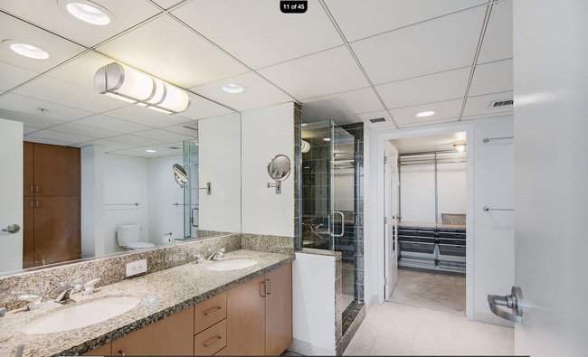 Foto del edificio - 13700 Marina Pointe Dr