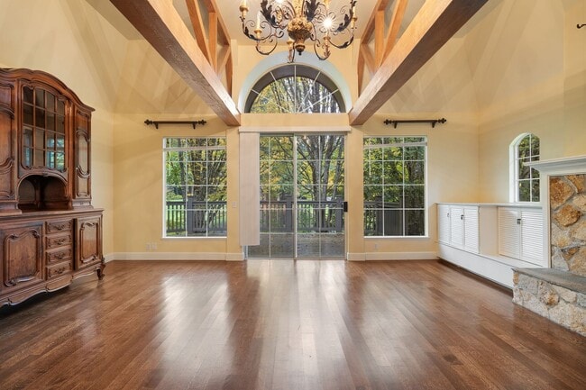 Building Photo - CLICK "REQUEST A TOUR" NOW!