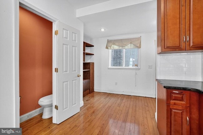 Building Photo - 1304 S Fairhill St