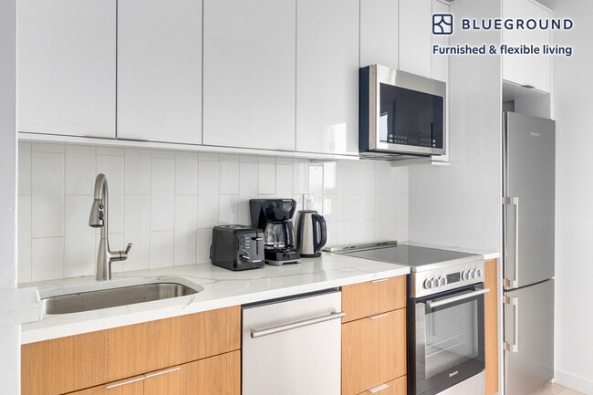 Foto del edificio - 501 1/2 E 83rd St