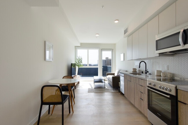 Building Photo - 738 Normandie