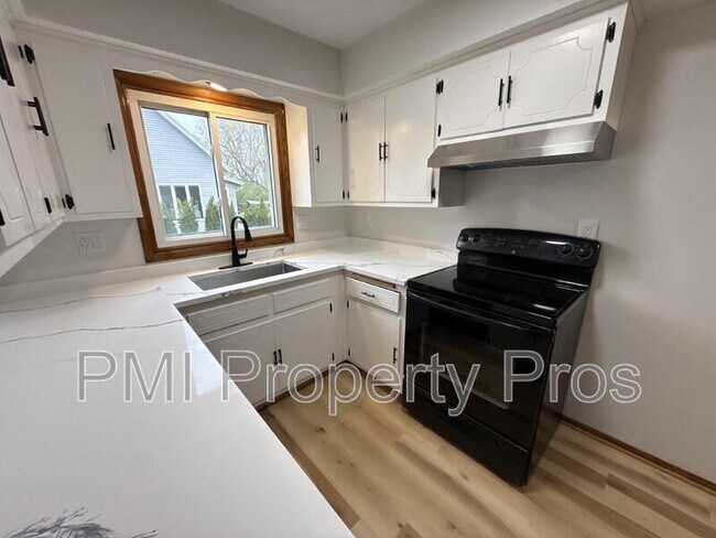 Foto del edificio - 8148 S 88th St