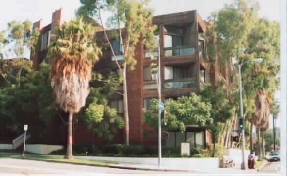 Foto del edificio - 750 S Bundy Dr