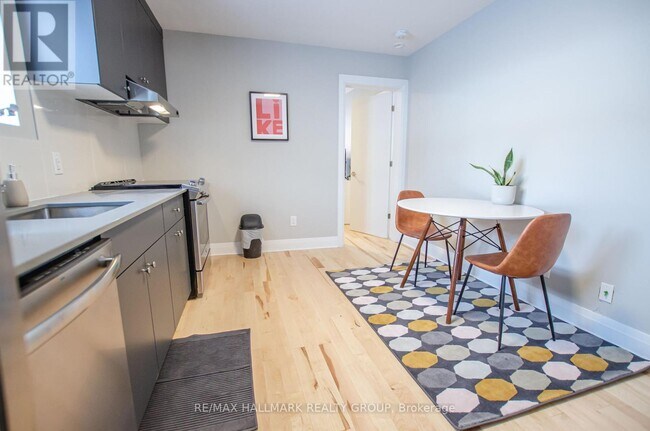 Photo du bâtiment - 245-245 Pères-Blancs Ave