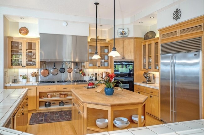 Building Photo - 3756 Foothill Rd