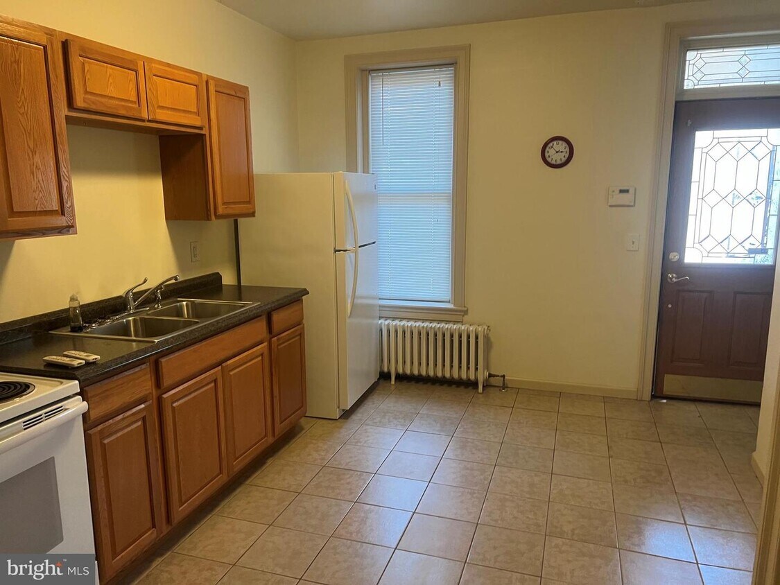 Primary Photo - 44 N 15th St