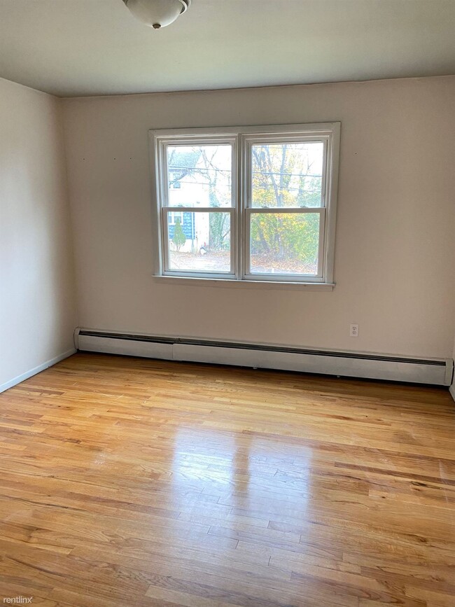 Building Photo - 2 br, 1 bath Condo - 14 Oak Ridge Dr Apt 7