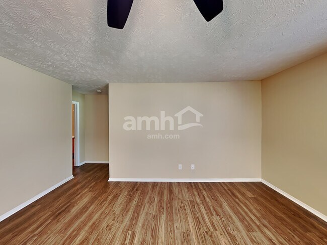 Building Photo - 2717 Sutherland Drive