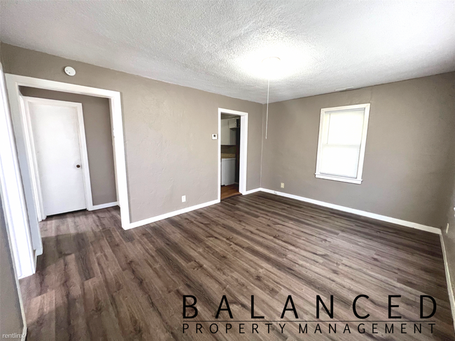 Building Photo - 3 br, 1 bath House - 3209 SE California Ave