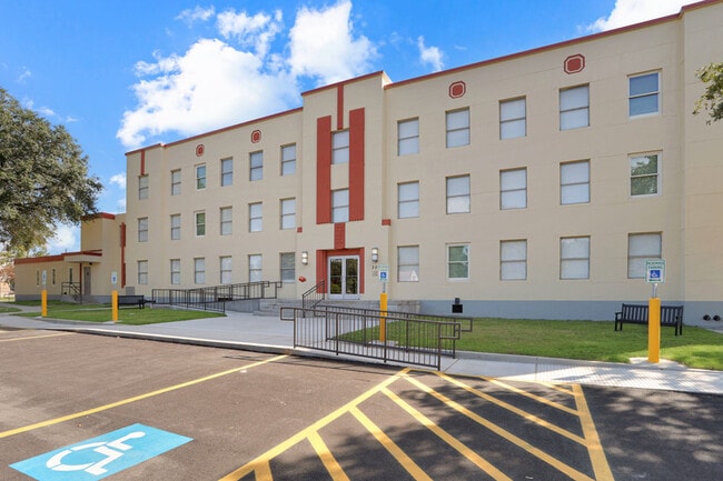 Building Photo - Landmark 301