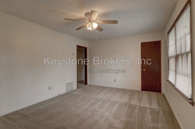 Foto del edificio - 2243 Davis Rd SW