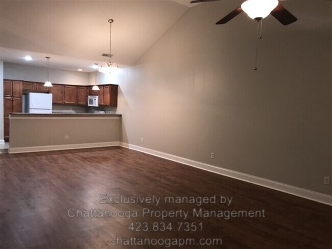 Foto del edificio - 2704 Stone Trace Dr