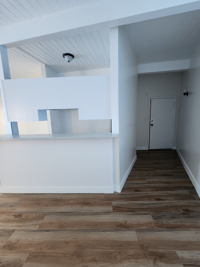 Foto del edificio - 4353 Don Tomaso Dr