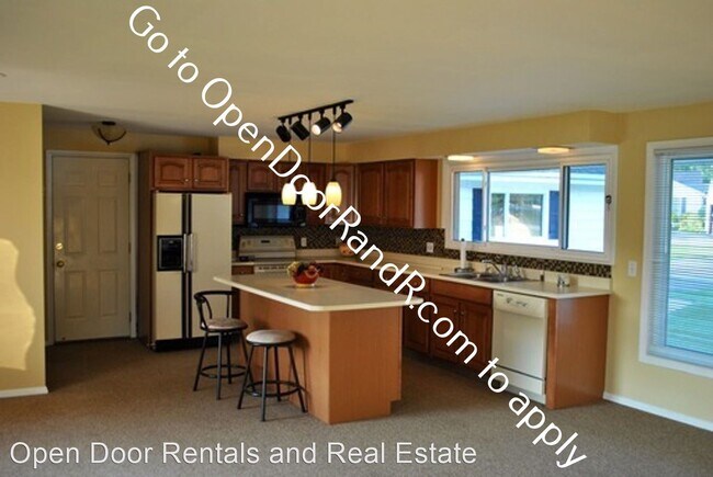 Building Photo - 3 br, 1.5 bath House - 1118 Round Island Dr