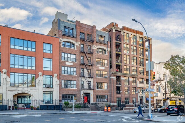 Building Photo - 916 Union St