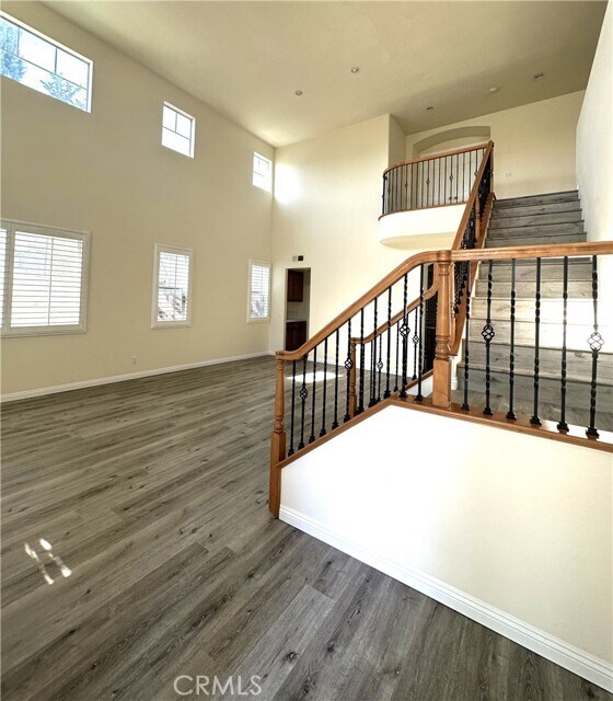 Building Photo - 6402 Mulan St