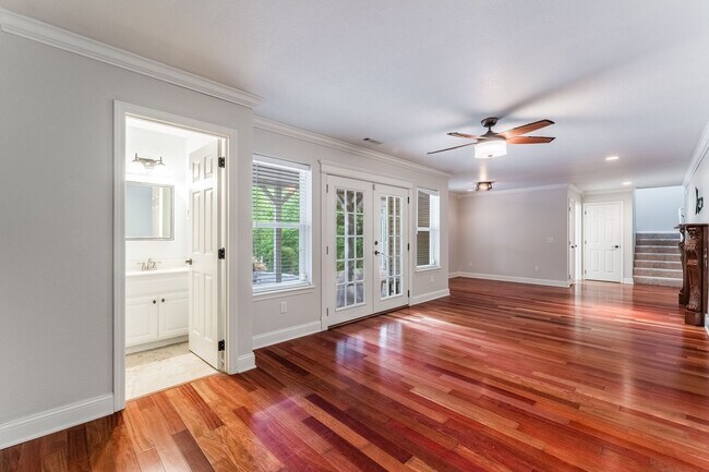 Foto del edificio - Spacious Bella Vista Retreat with Sunlit I...