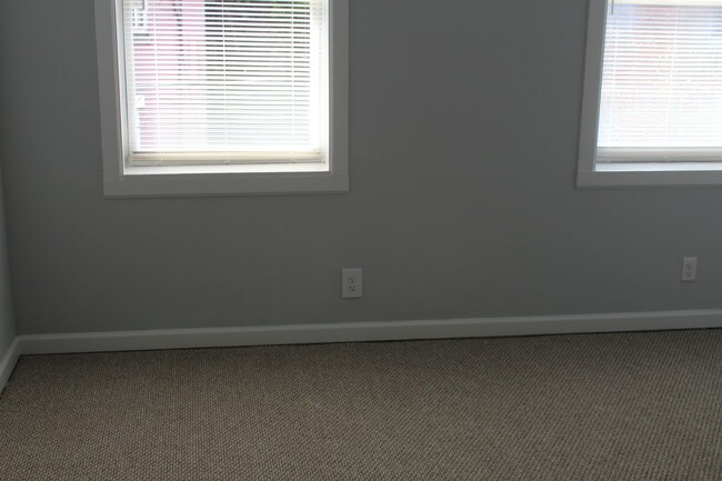 Building Photo - 2631 Manton St