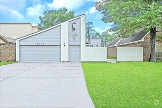 Building Photo - 20031 Sunny Shores Dr
