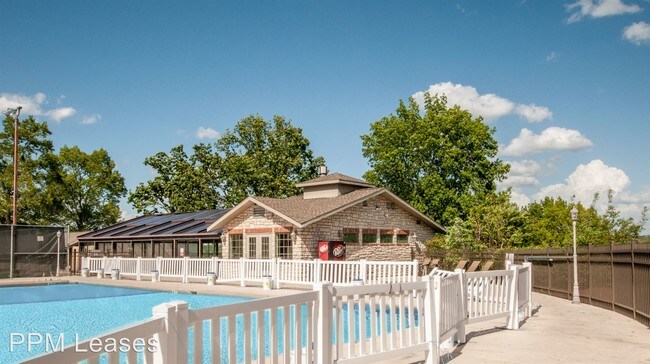 Building Photo - 305 Wimbledon Dr