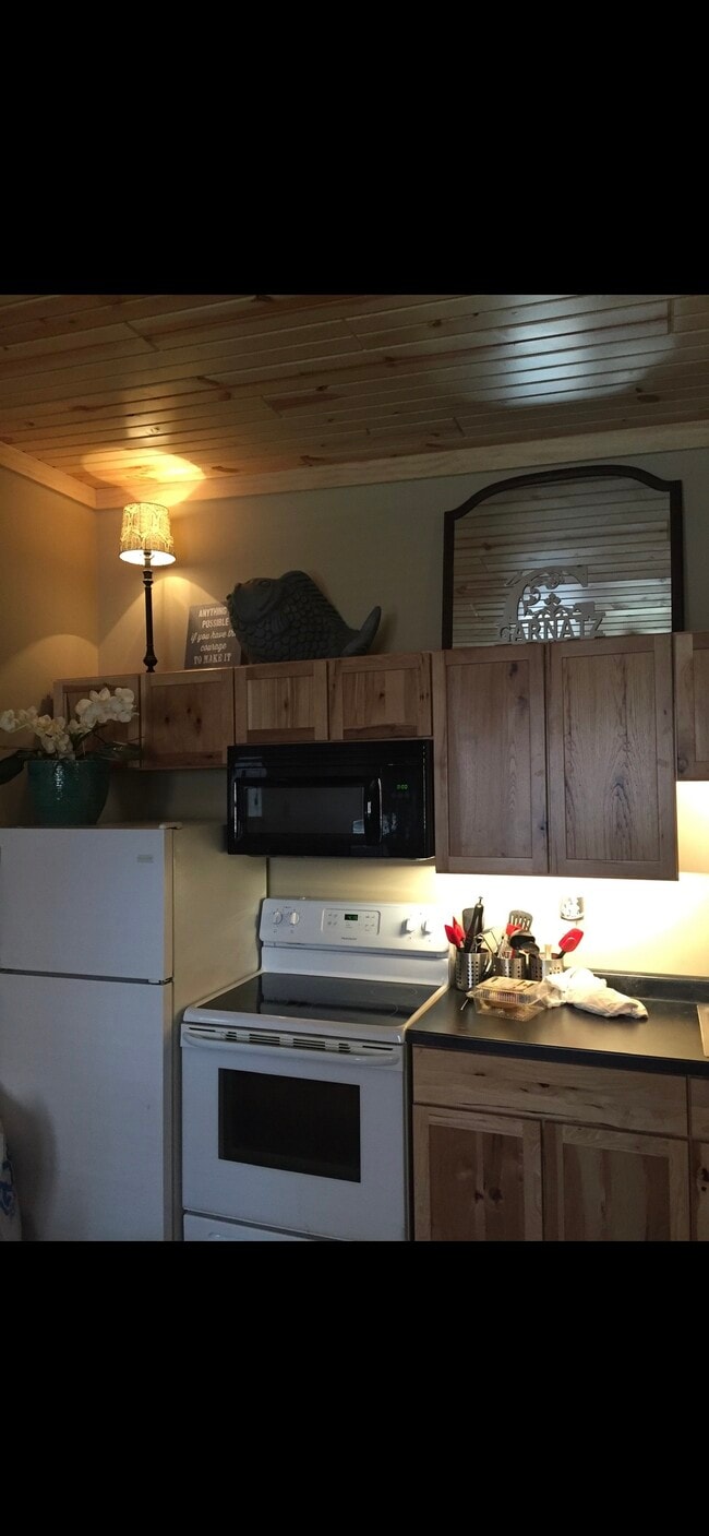 Building Photo - 324 Jay St