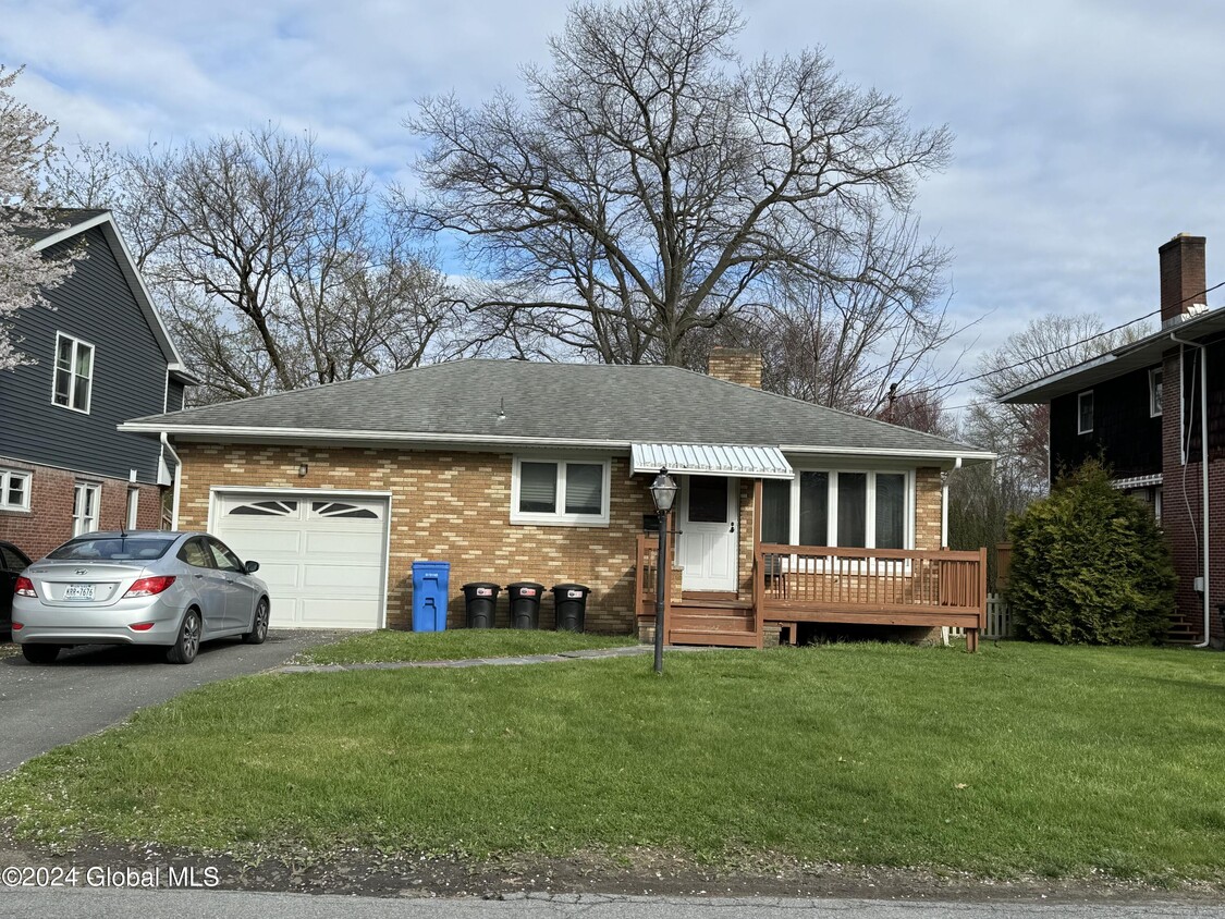 Foto principal - 92 Daytona Ave