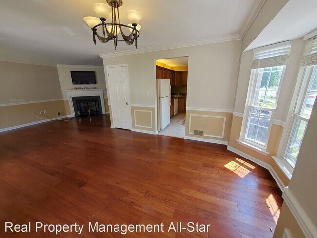 Building Photo - 2 br, 2.5 bath House - 124 Albury Way