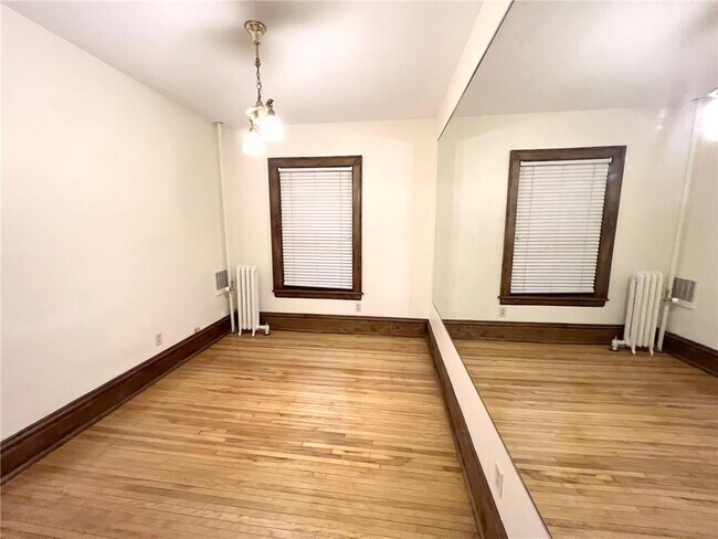 Foto del edificio - 1204 Harmon Pl