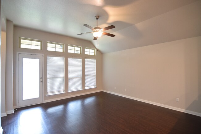 Foto del edificio - 3410 Greyfriar Dr