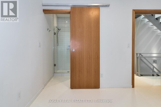 Building Photo - 46 Stewart St