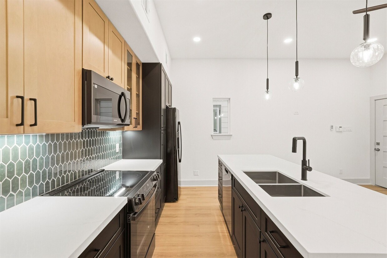 Foto del edificio - 9819 Turnbow St