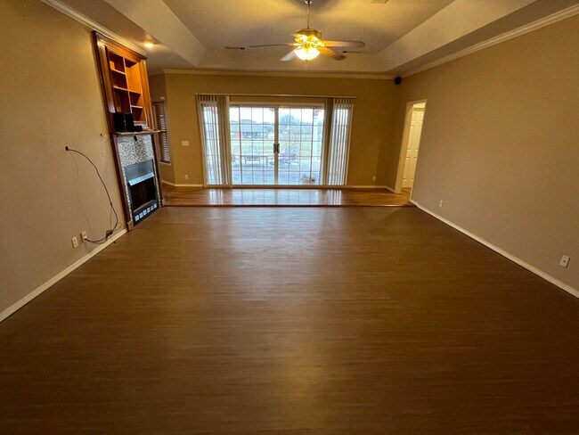 Building Photo - 11323 N 129th E Ave