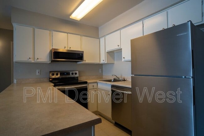 Building Photo - 5995 W Hampden Ave