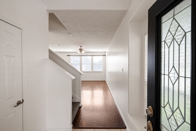 Building Photo - 11938 Ramla Place Trail