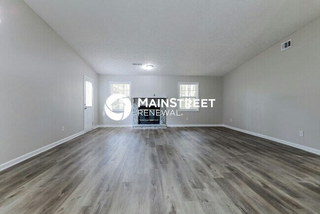 Foto del edificio - 3 Bedroom Pet-Friendly Home in Lithonia, GA with Main Street Renewal
