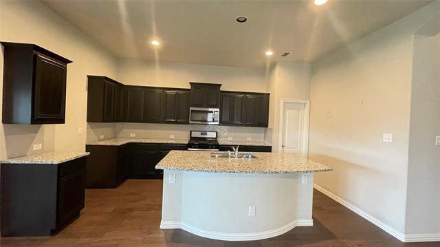 Foto del edificio - 1548 Tavistock Rd